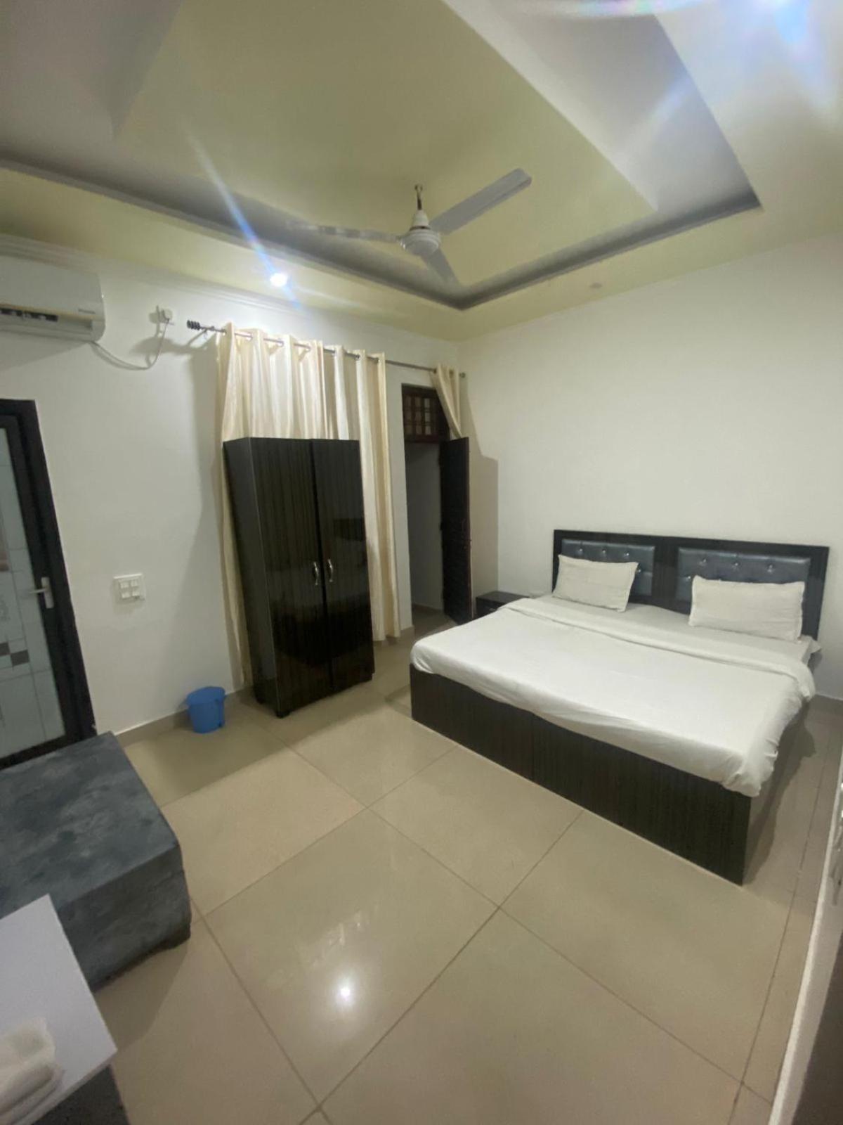 Hotel Paradise Palm Rishīkesh Quarto foto